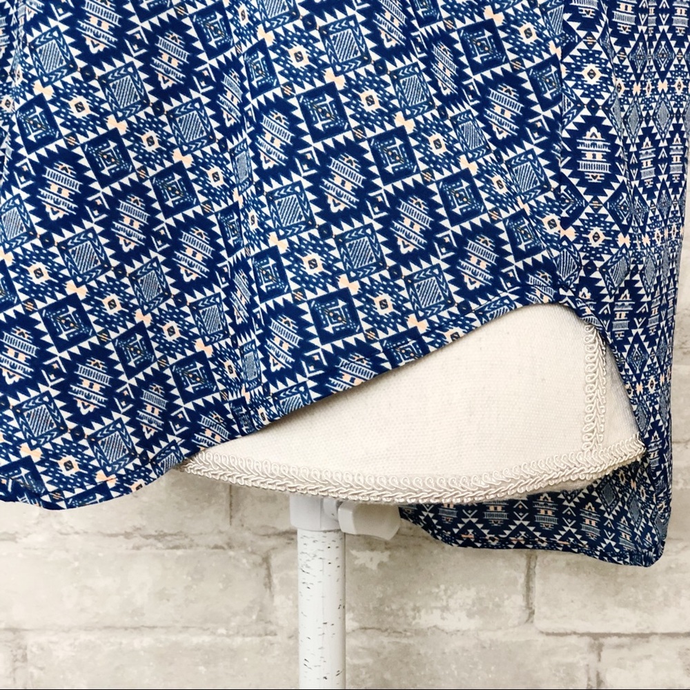 LUSH Boho Blue Mod Print Sleeveless V-Neck Tunic Tank-Top Blouse Size Small - Picture 9 of 15